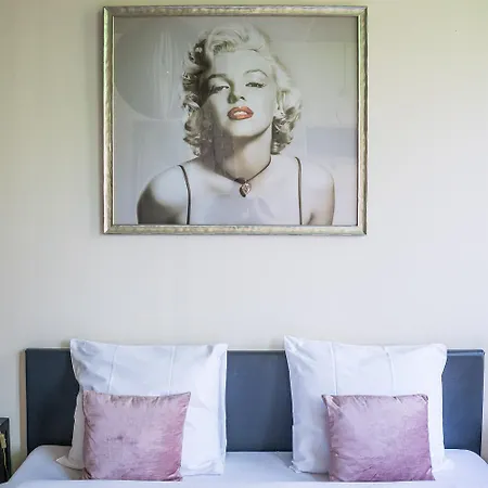 Hotel Urban Dreams