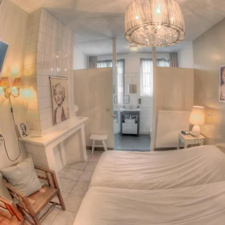 Urban Dreams Hotel 2*